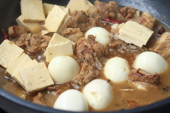 排骨鹵蛋的做法-家常味鹵菜譜-易網健康養生網 排骨鹵蛋的做法-家常味鹵菜譜