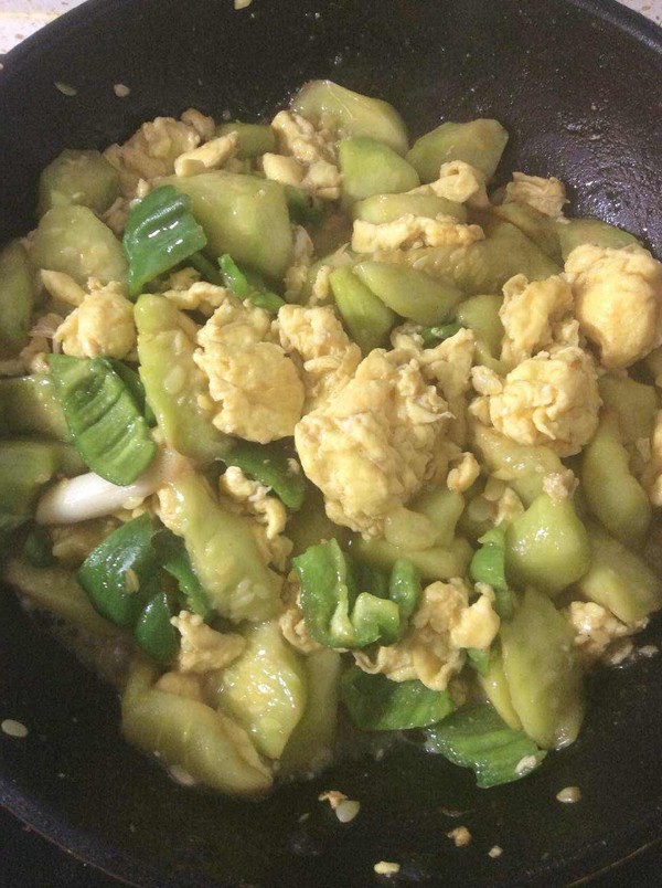 蠔油蛋炒絲瓜的做法-家常味炒菜譜