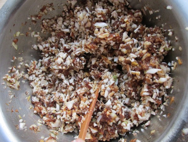 香菇餛飩的做法-酸辣味煮菜譜