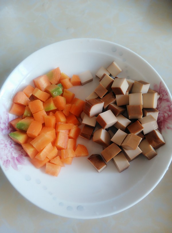 時蔬燴雞蛋干的做法-家常味炒菜譜-易網(wǎng)健康養(yǎng)生網(wǎng) 時蔬燴雞蛋干的做法-家常味炒菜譜