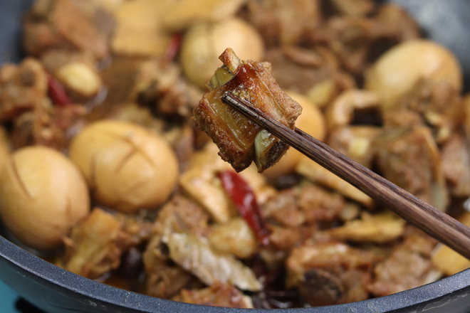 排骨鹵蛋的做法-家常味鹵菜譜