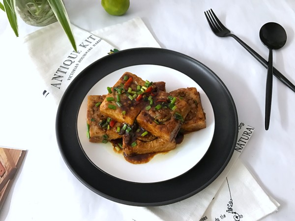 豆腐釀肉煲的做法-咸鮮味燉菜譜-易網(wǎng)健康養(yǎng)生網(wǎng) 豆腐釀肉煲的做法-咸鮮味燉菜譜