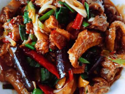 啤酒鴨的做法-香辣味炒菜譜