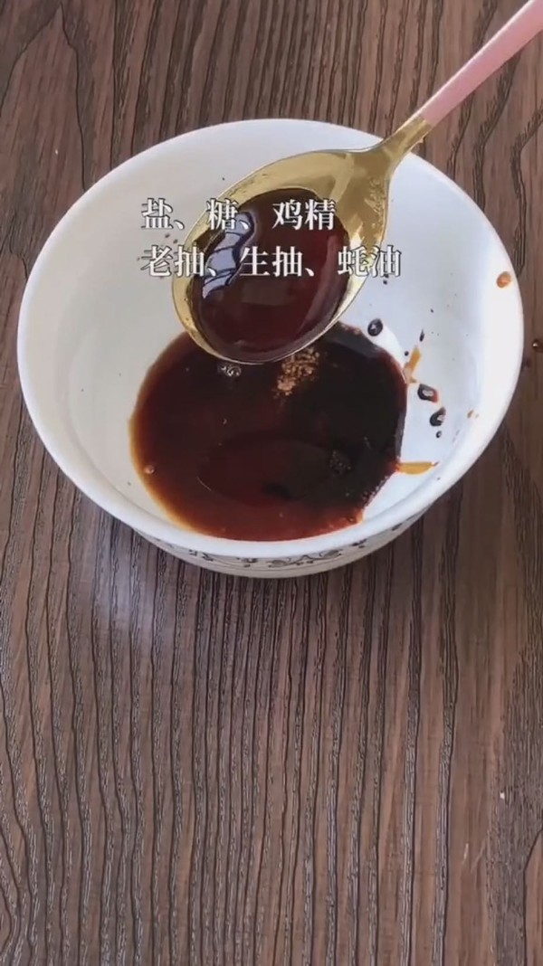 圓白菜炒粉絲的做法-家常味炒菜譜-易網健康養(yǎng)生網 圓白菜炒粉絲的做法-家常味炒菜譜