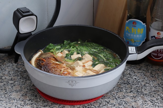 鯽魚豆腐湯的做法-咸鮮味煮菜譜