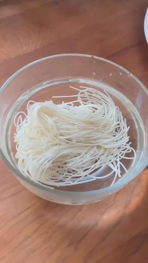 千絲萬縷蝦的做法-咸鮮味炸菜譜