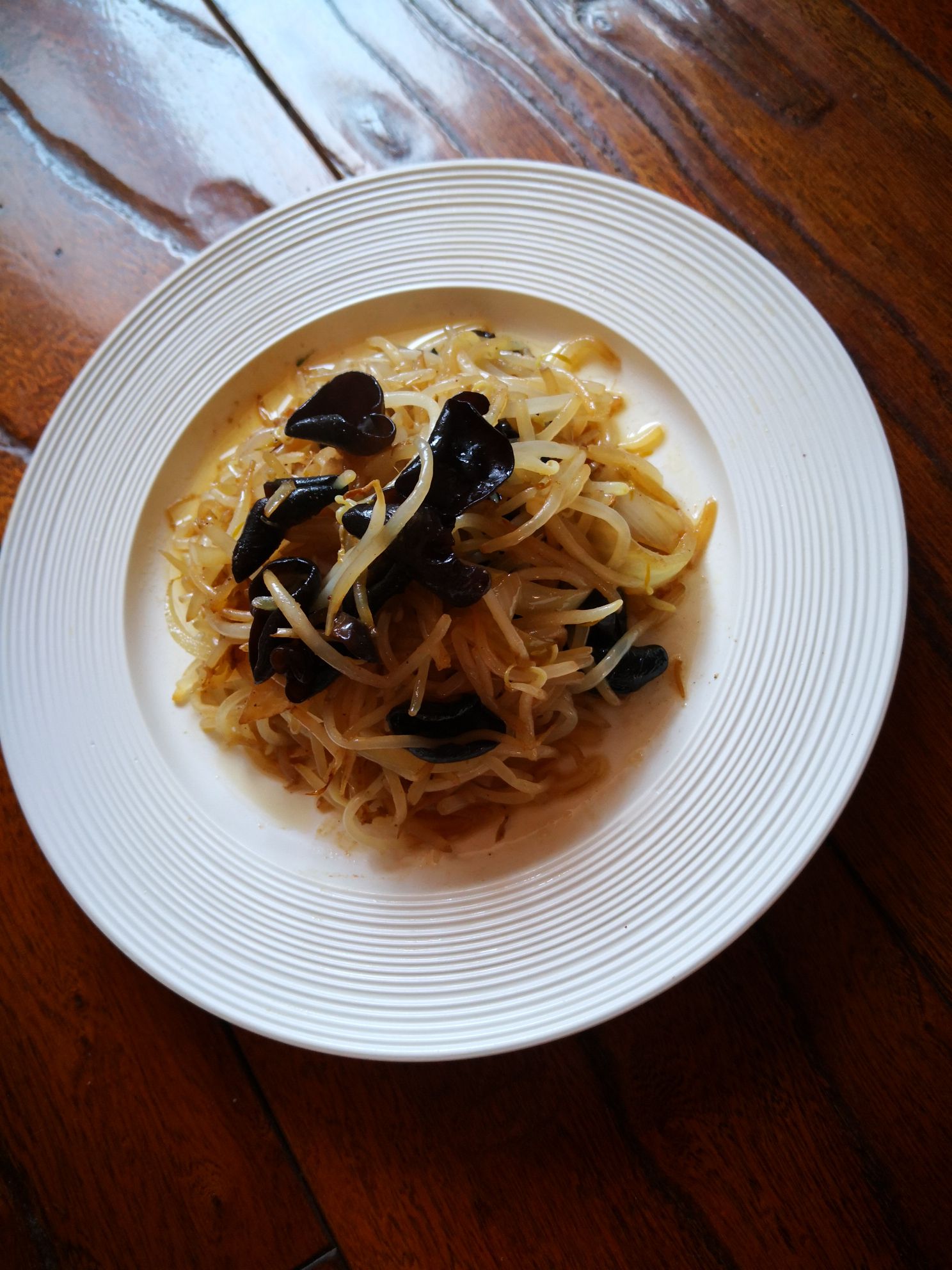 豆芽炒木耳的做法-家常味炒菜譜