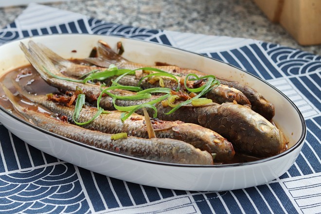 醬燜梭魚的做法-咸鮮味燉菜譜