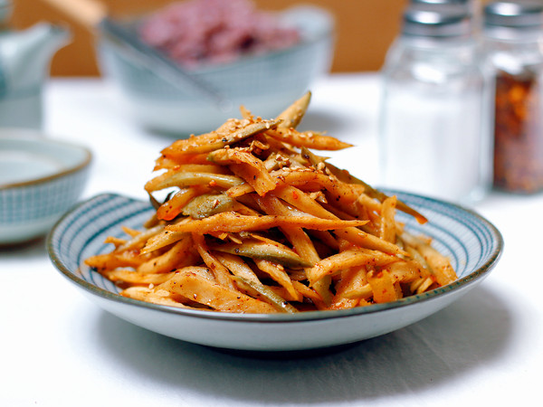 拌蘿卜干的做法-香辣味拌菜譜