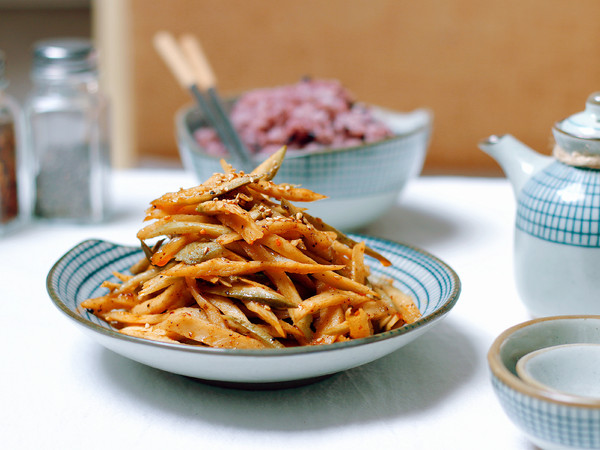 拌蘿卜干的做法-香辣味拌菜譜