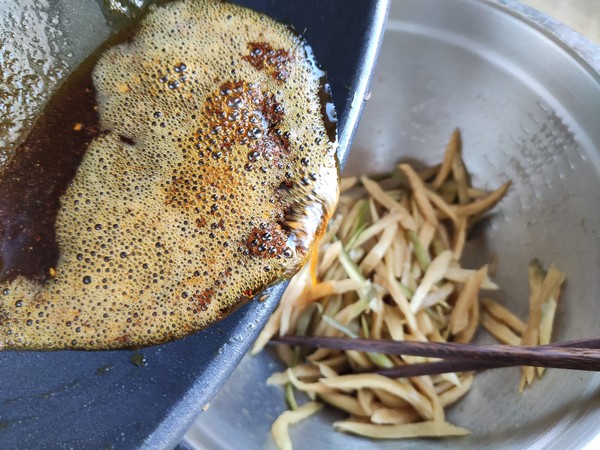 拌蘿卜干的做法-香辣味拌菜譜