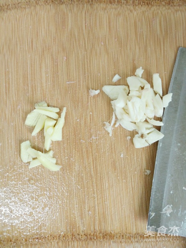 香辣蒜苔炒牛肉的做法-香辣味炒菜譜