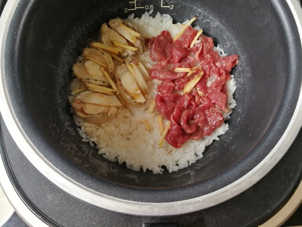 鮮鮑魚牛肉飯的做法-咸鮮味煮菜譜