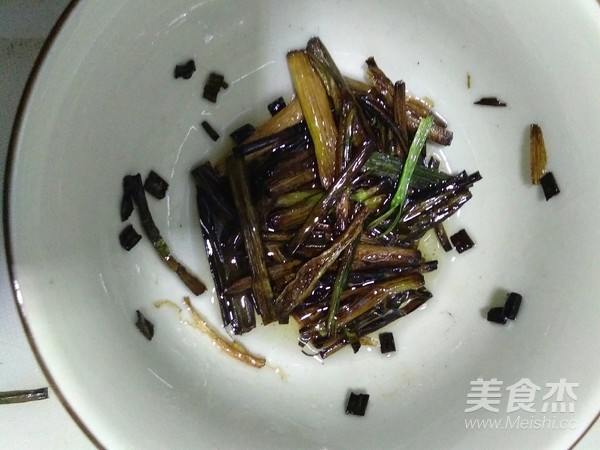 萌寶牌蔥油拌面的做法-醬香味拌菜譜