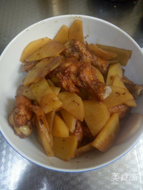 雞翅根炒土豆片的做法-家常味爆菜譜