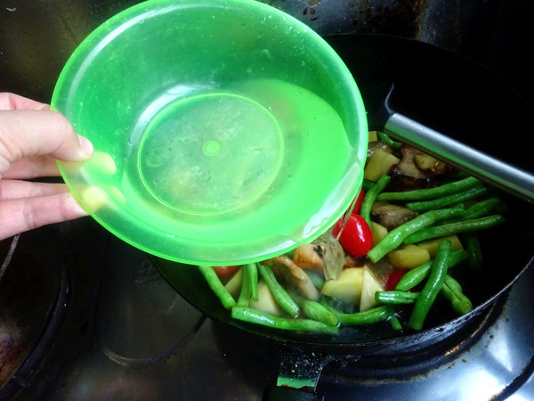 家常燉菜的做法-咸鮮味燉菜譜