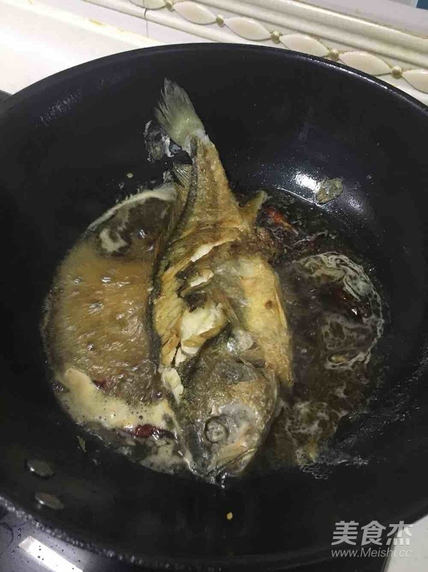 紅燒黃花魚的做法-醬香味燒菜譜
