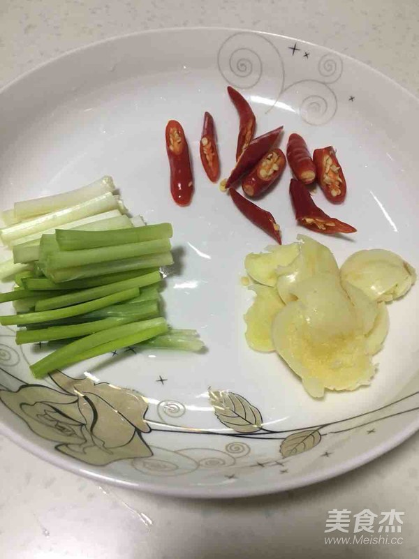 紅燒黃花魚的做法-醬香味燒菜譜