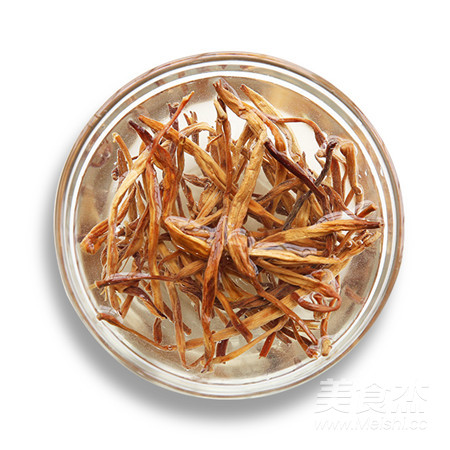 【滋補暖心】黃花菜蟲草花燉雞湯的做法-家常味燉菜譜