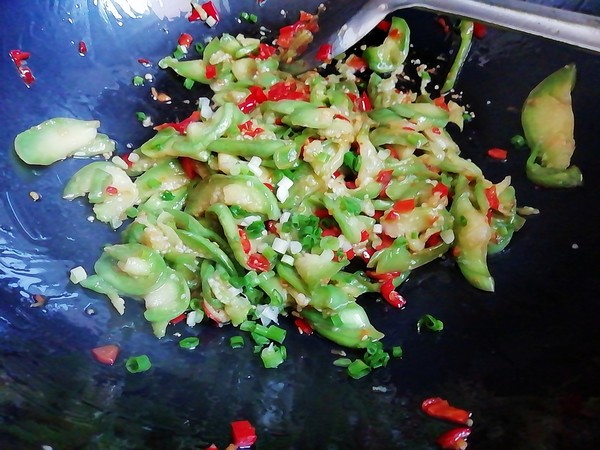 剁椒炒茄子的做法-香辣味炒菜譜