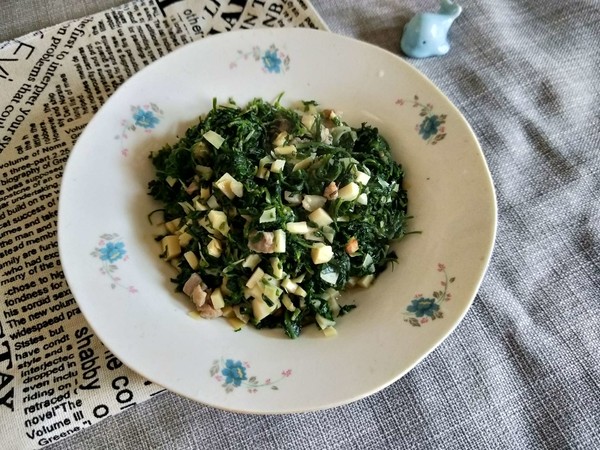 筍丁咸肉炒薺菜的做法-咸鮮味炒菜譜