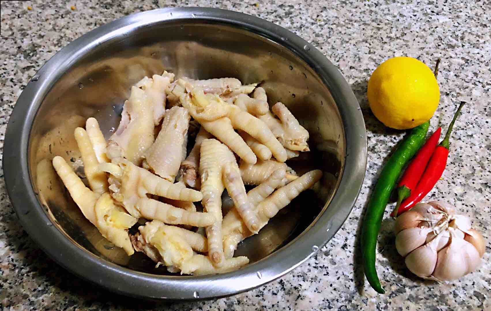 網紅檸檬鳳爪的做法-酸辣味煮菜譜