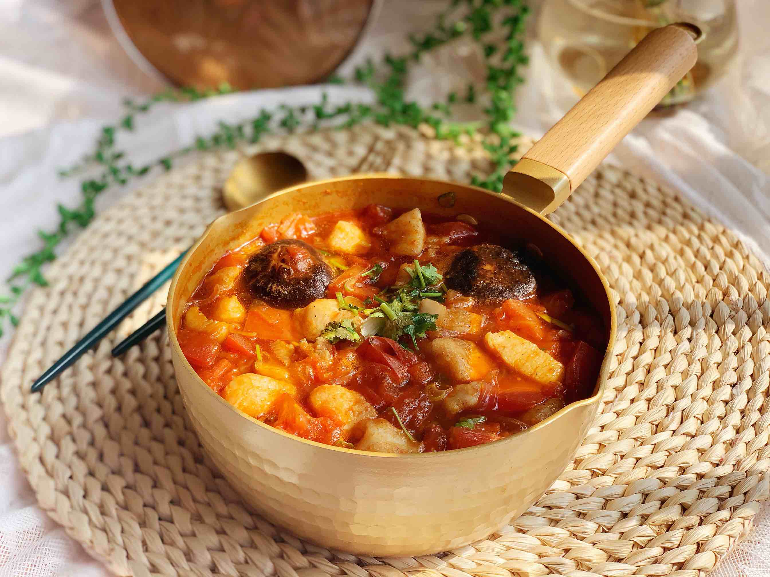 番茄酸湯龍利魚(yú)的做法-酸甜味煮菜譜-易網(wǎng)健康養(yǎng)生網(wǎng) 番茄酸湯龍利魚(yú)的做法-酸甜味煮菜譜