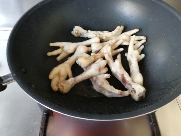 韓式辣醬雞爪的做法-香辣味炒菜譜