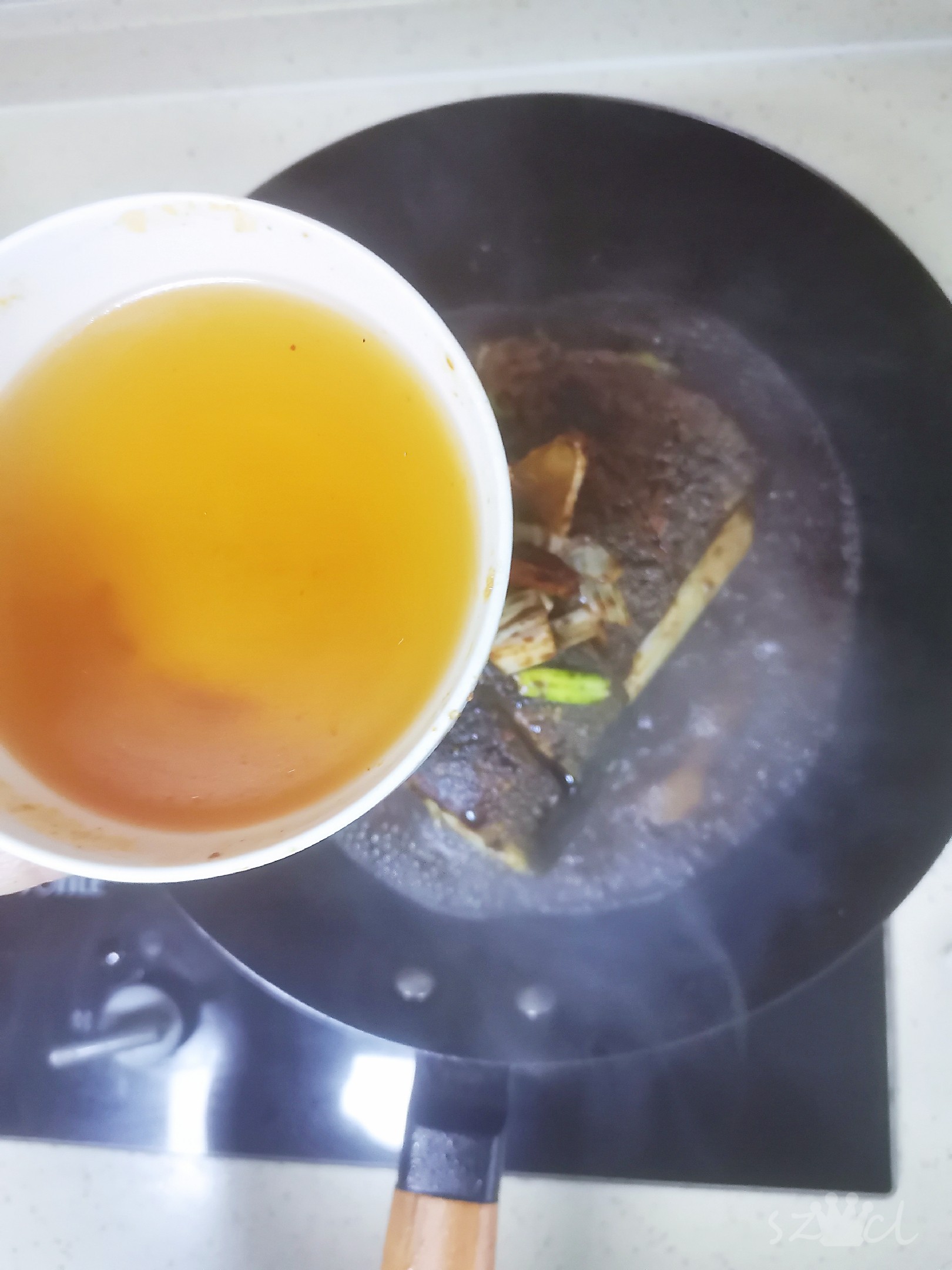 家常紅燒魚的做法-咸鮮味燉菜譜