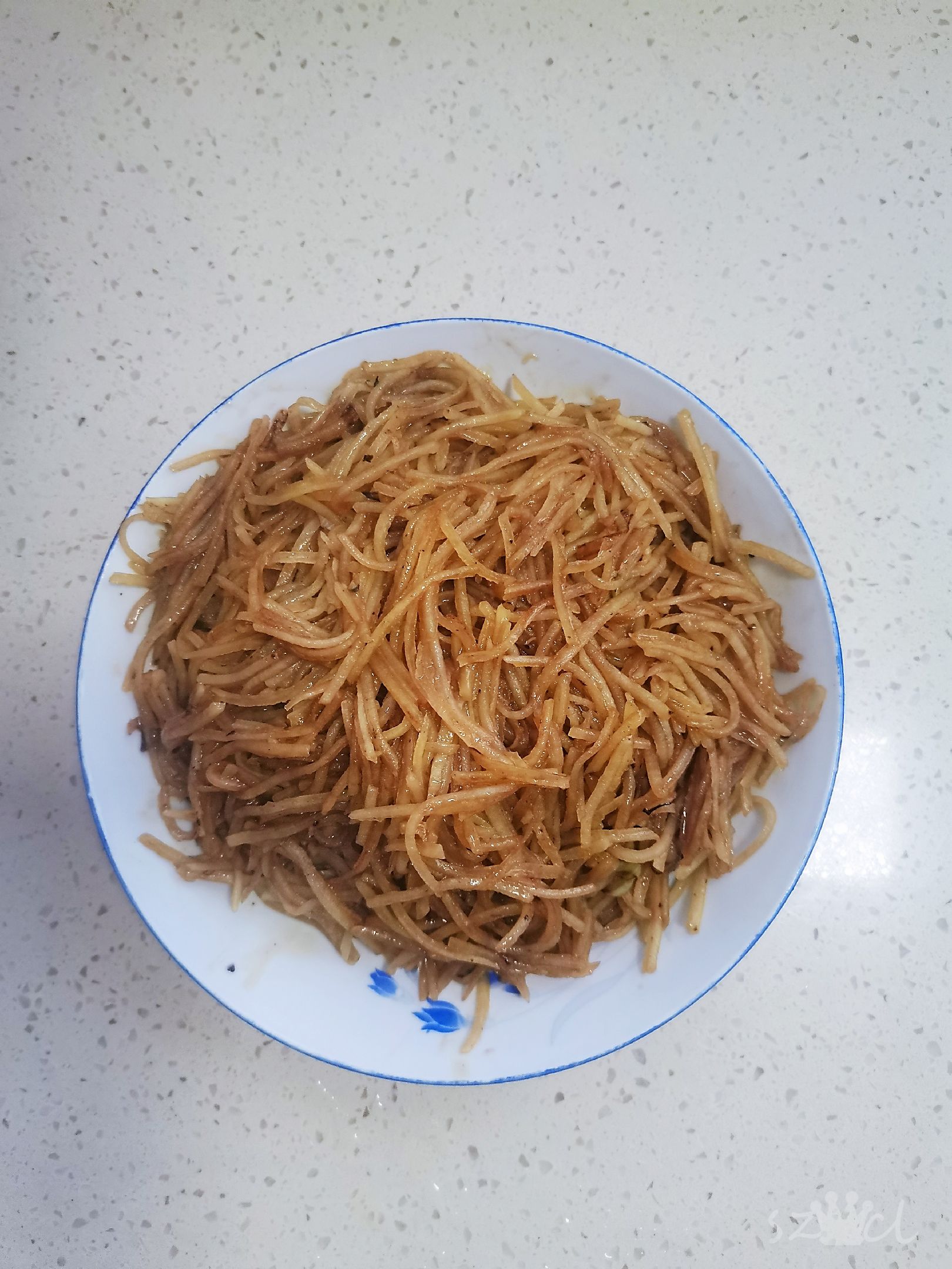 炒土豆絲的做法-咸鮮味炒菜譜-易網健康養生網 炒土豆絲的做法-咸鮮味炒菜譜