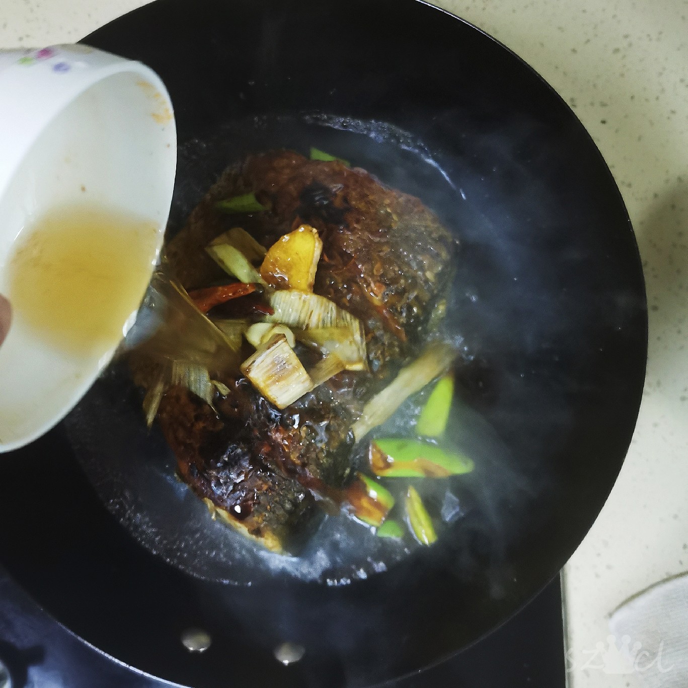 家常紅燒魚的做法-咸鮮味燉菜譜