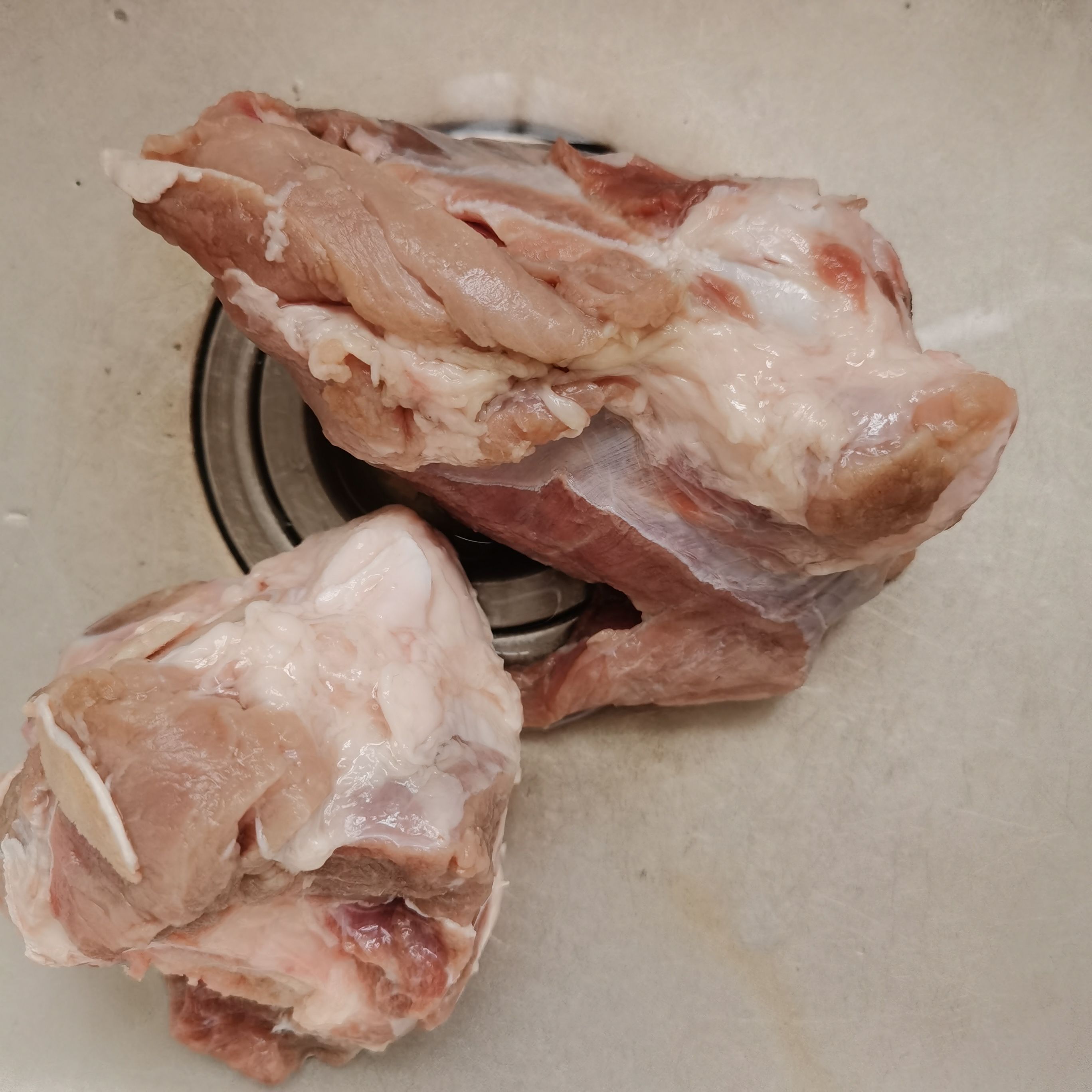 胡蘿卜玉米大骨湯的做法-家常味燉菜譜-易網<a href=http://www.gyfww.com/ target=_blank class=infotextkey>健康養生</a>網 胡蘿卜玉米大骨湯的做法-家常味燉菜譜