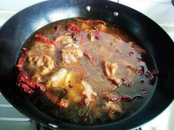 大盤牛肉的做法-香辣味燒菜譜-易網(wǎng)健康養(yǎng)生網(wǎng) 大盤牛肉的做法-香辣味燒菜譜