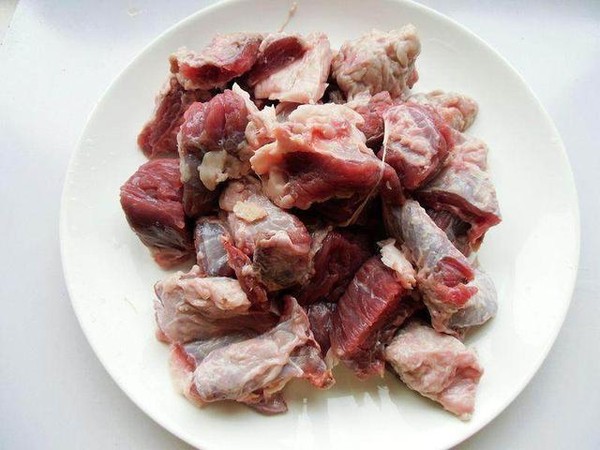 大盤牛肉的做法-香辣味燒菜譜-易網(wǎng)健康養(yǎng)生網(wǎng) 大盤牛肉的做法-香辣味燒菜譜