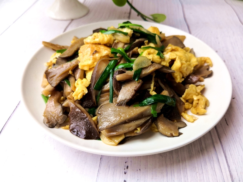 雞蛋炒蘑菇的做法-家常味炒菜譜