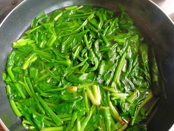 涼拌菠菜的做法-酸辣味煮菜譜