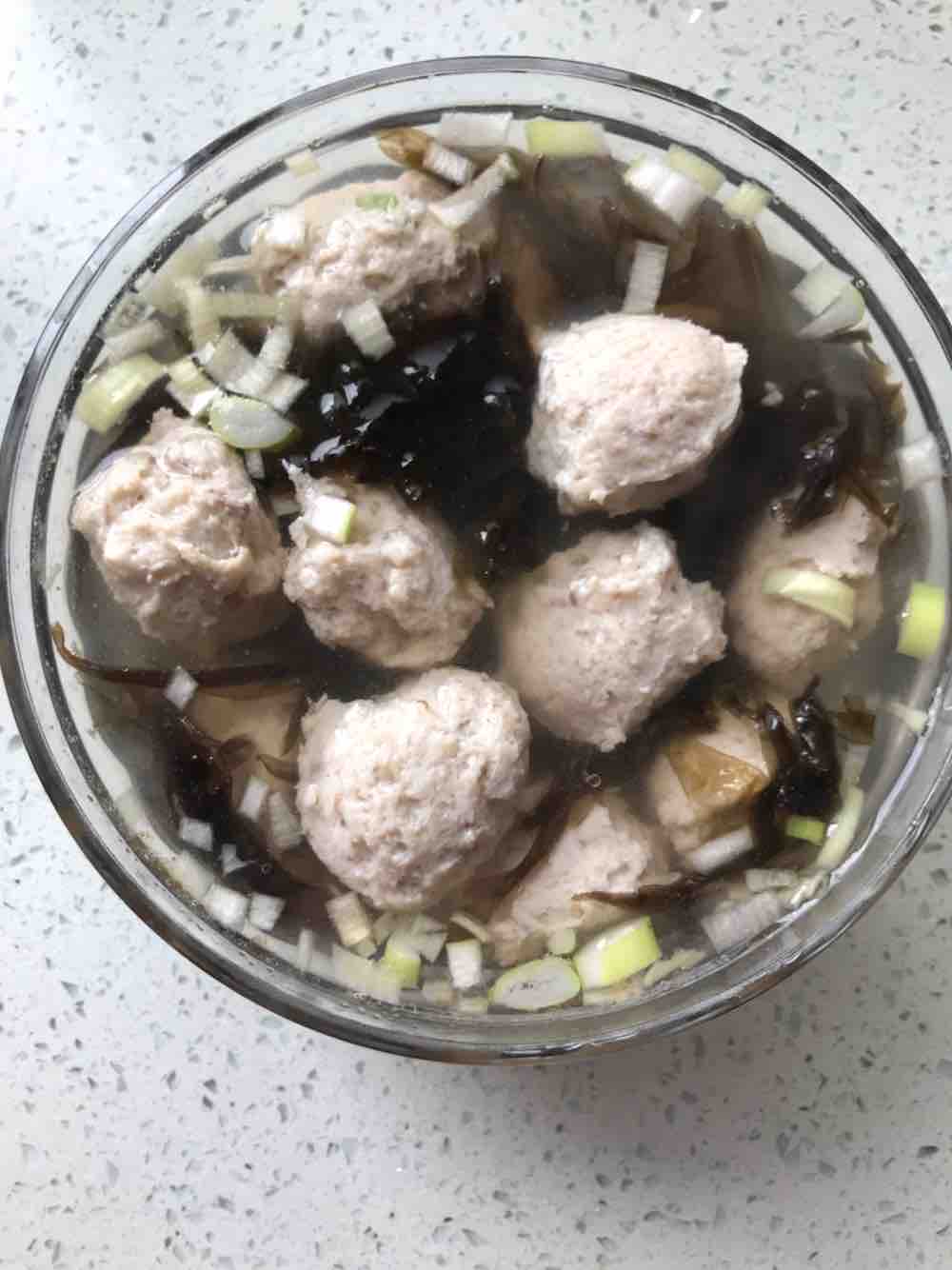 紫菜魚丸湯的做法-咸鮮味汆菜譜