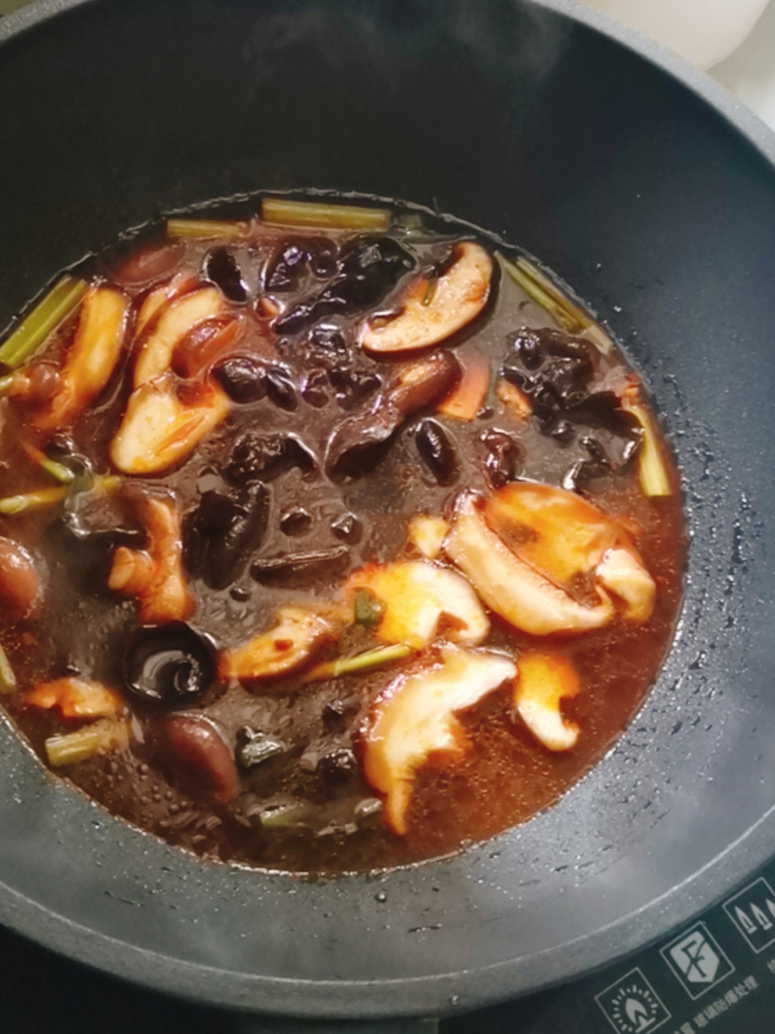 水煮雞片的做法-麻辣味煮菜譜