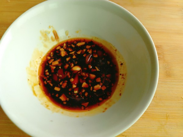 涼拌菠菜的做法-酸辣味煮菜譜