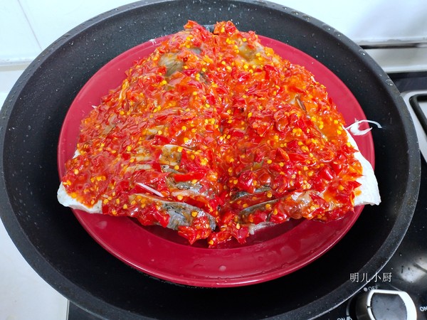 剁椒蒸魚的做法-家常味蒸菜譜