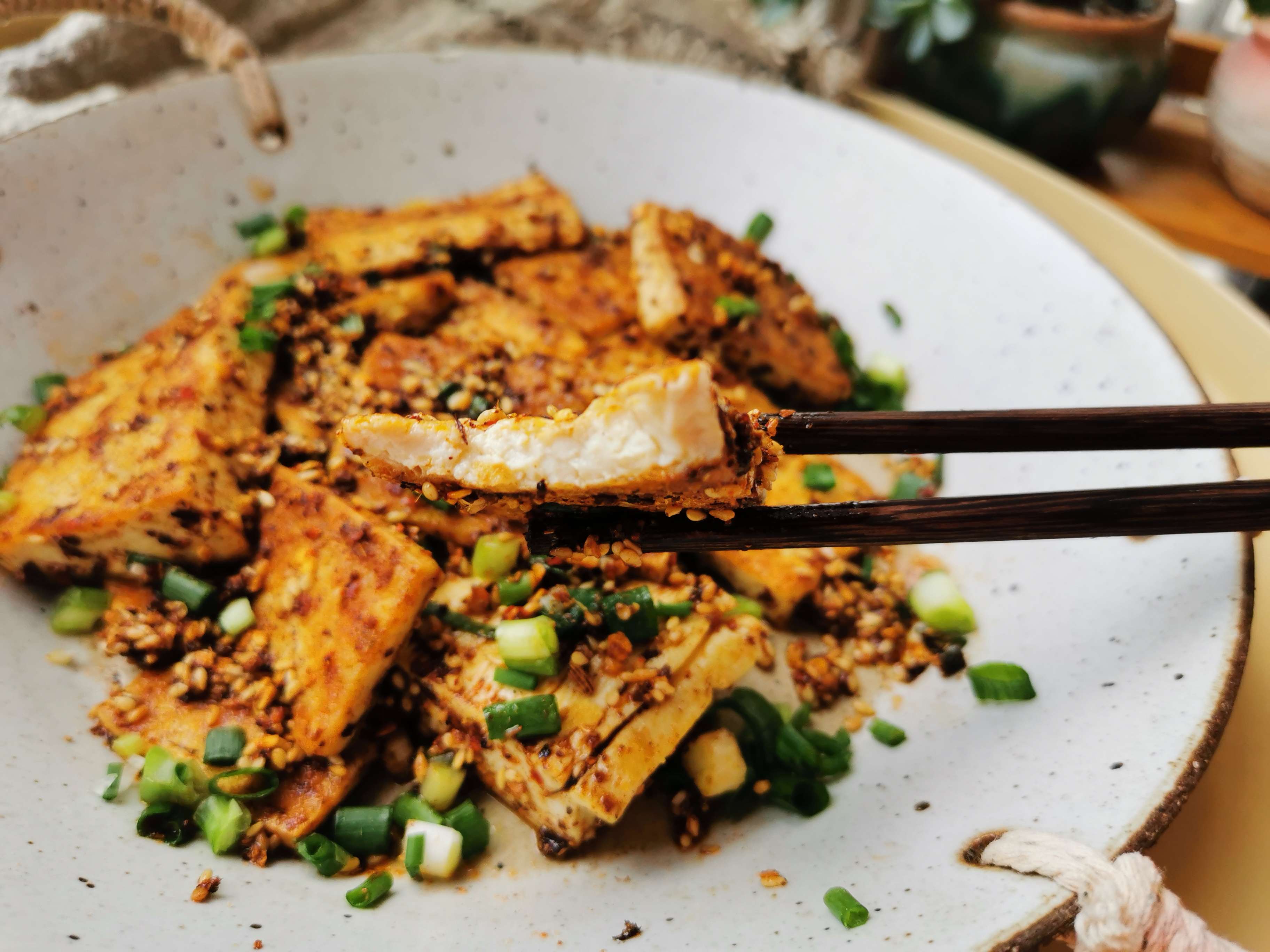 香煎豆腐的做法-香辣味煎菜譜-易網健康養生網 香煎豆腐的做法-香辣味煎菜譜