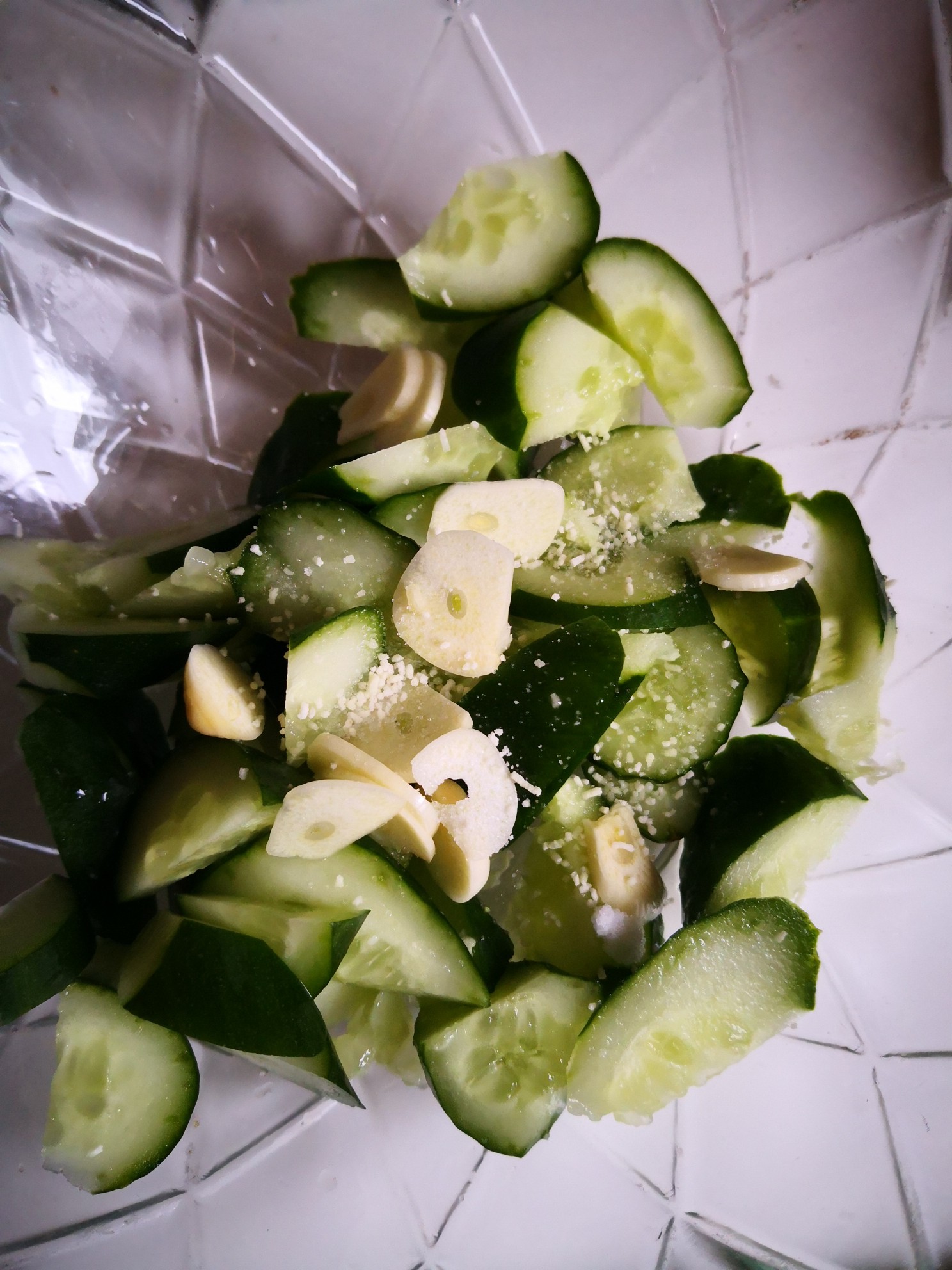 蝦皮拍黃瓜的做法-酸甜味拌菜譜-易網(wǎng)健康養(yǎng)生網(wǎng) 蝦皮拍黃瓜的做法-酸甜味拌菜譜