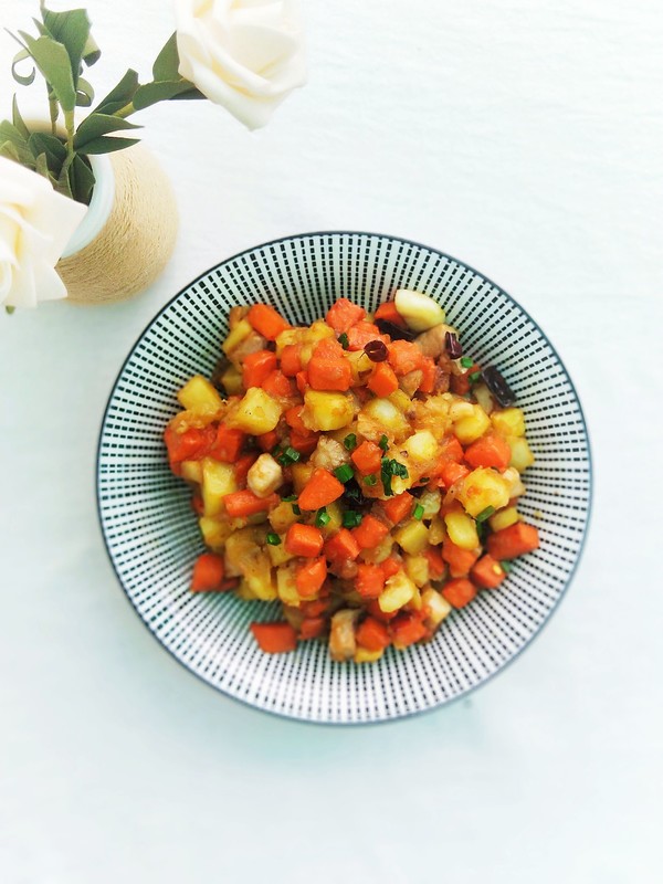 宮保土豆丁的做法-香辣味炒菜譜