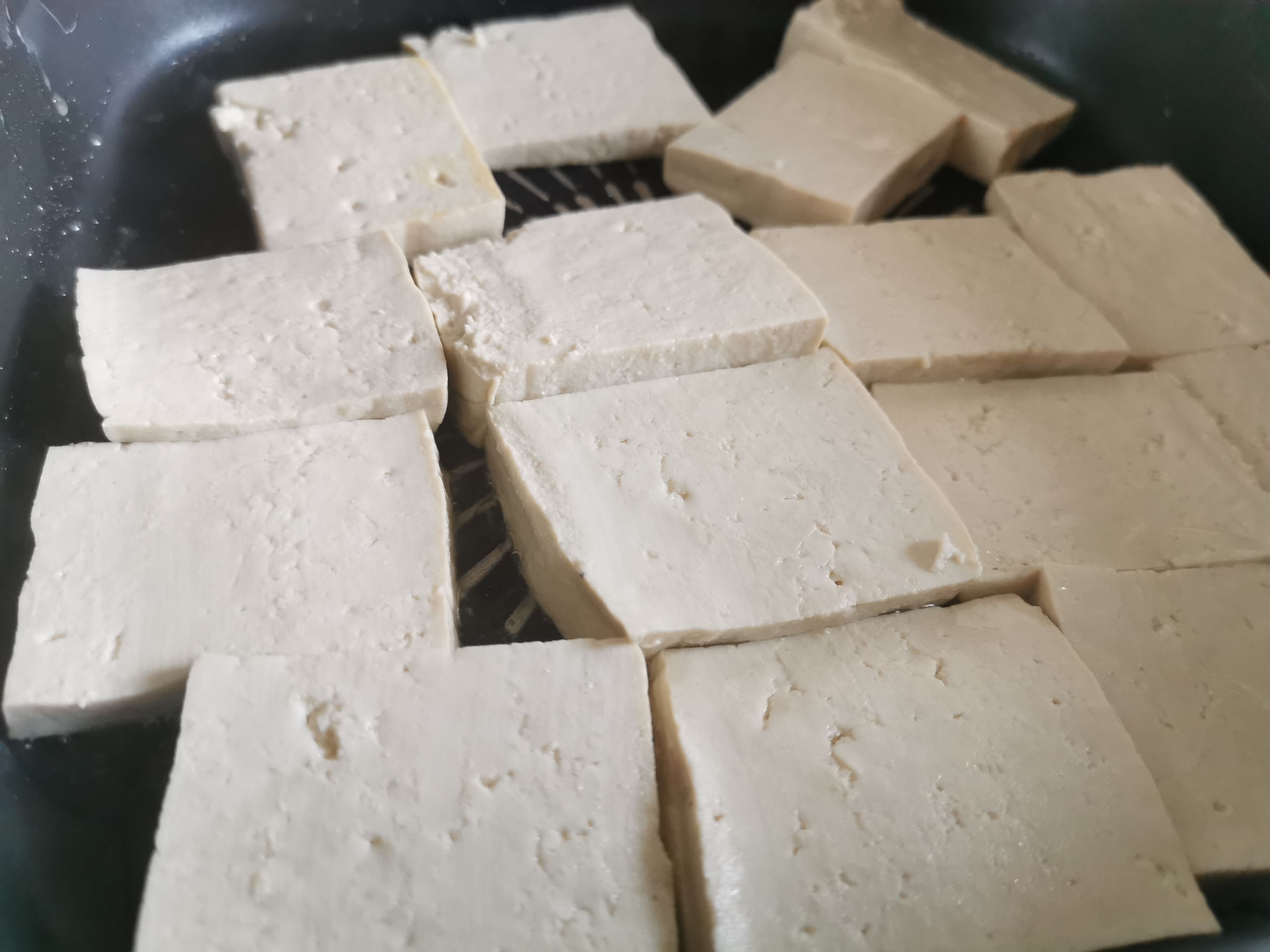 香煎豆腐的做法-香辣味煎菜譜-易網健康養生網 香煎豆腐的做法-香辣味煎菜譜