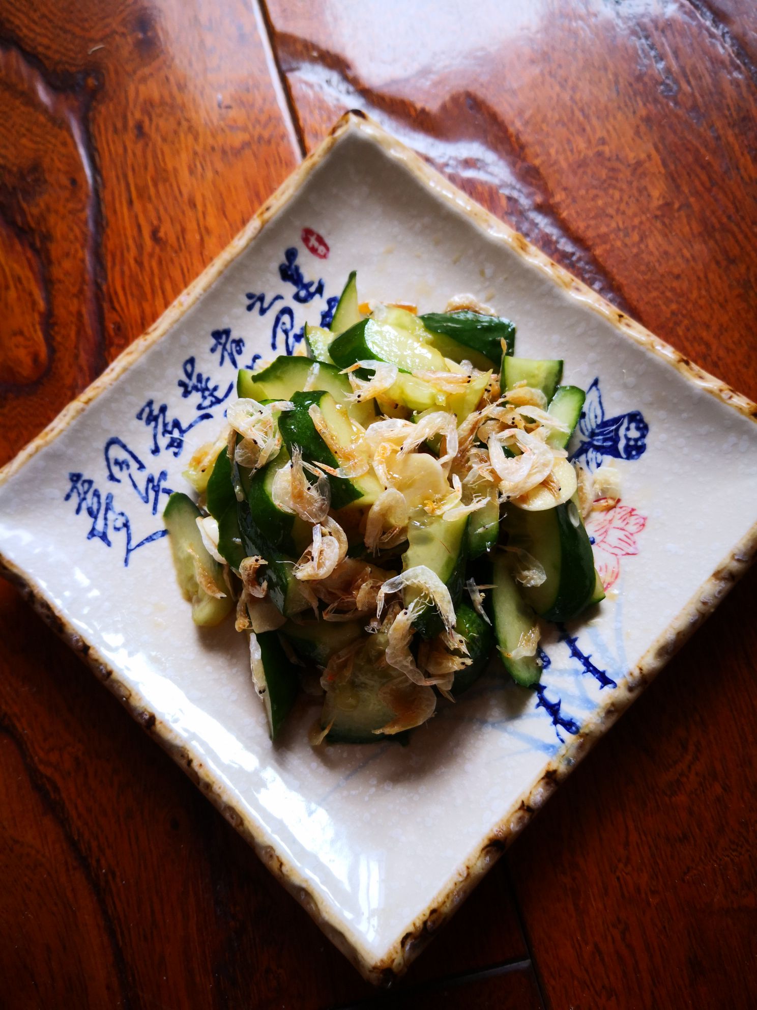 蝦皮拍黃瓜的做法-酸甜味拌菜譜