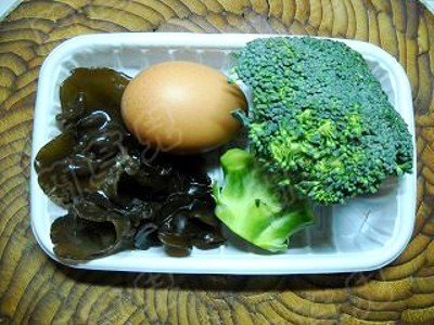 蘭花木耳炒雞蛋的做法-家常味炒菜譜