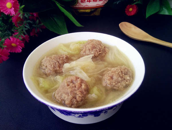 大白菜豬肉丸子湯的做法-咸鮮味煮菜譜