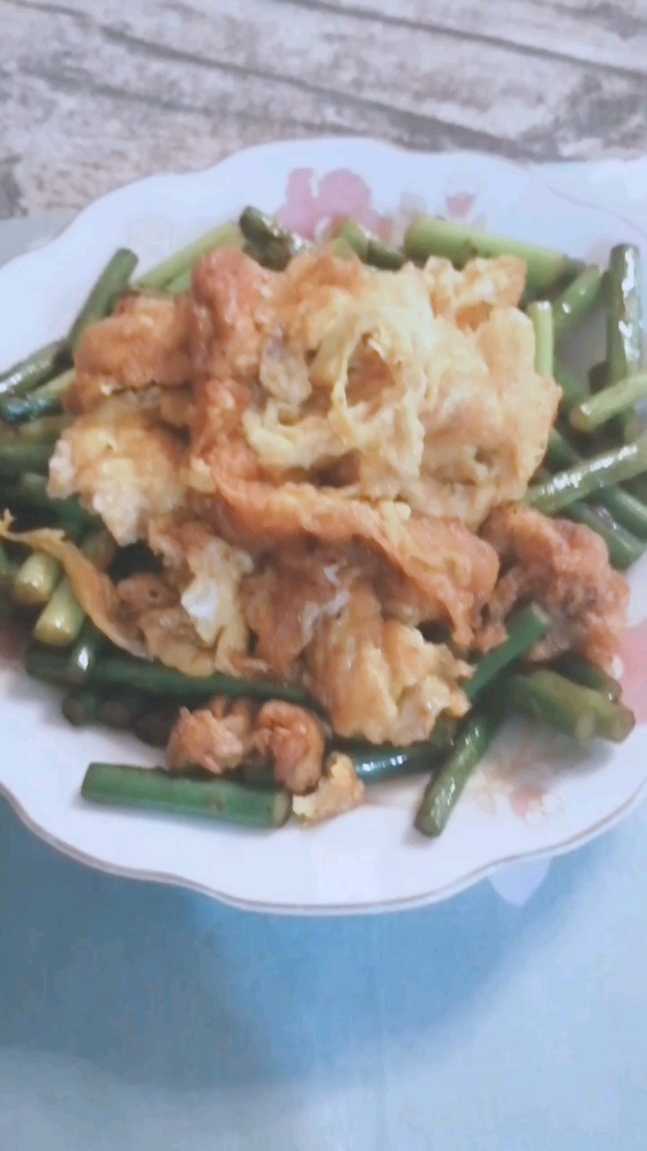 蒜苔雞蛋蓋帽的做法-咸鮮味炒菜譜