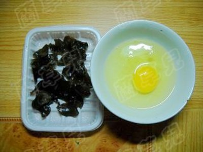 蘭花木耳炒雞蛋的做法-家常味炒菜譜