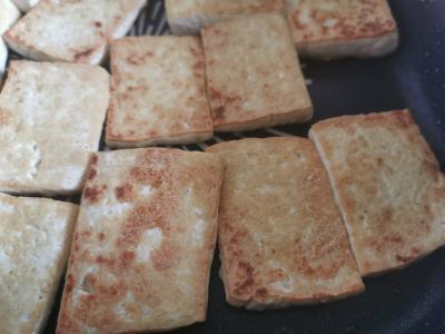 香煎豆腐的做法-香辣味煎菜譜